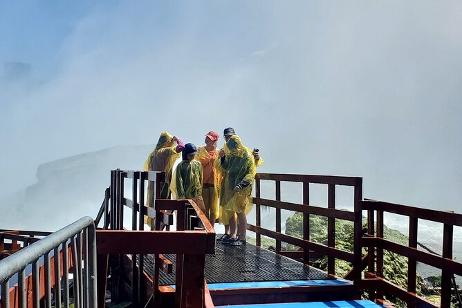 Canada/Usa Small Group Wonder Tour of Niagara Falls (Max 6) - Capturing Memorable Moments