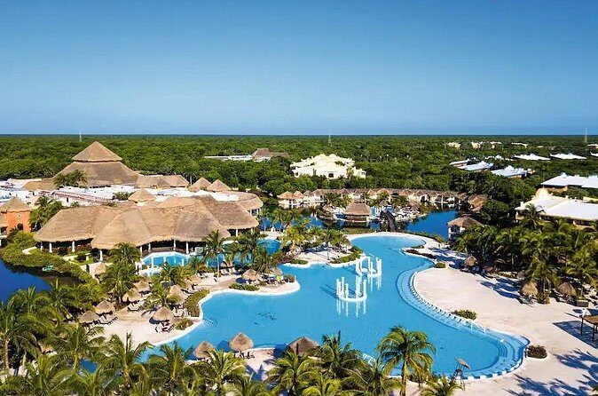 Cancun Airport and Grand Palladium White Sand Private Shuttle - Who Will Appreciate This Service Most?