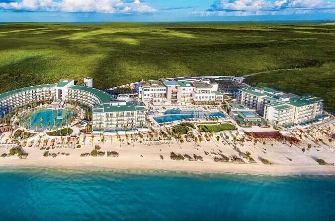 Cancun Airport and Haven Riviera Cancún Private Shuttle - Arrival at Haven Riviera Cancún