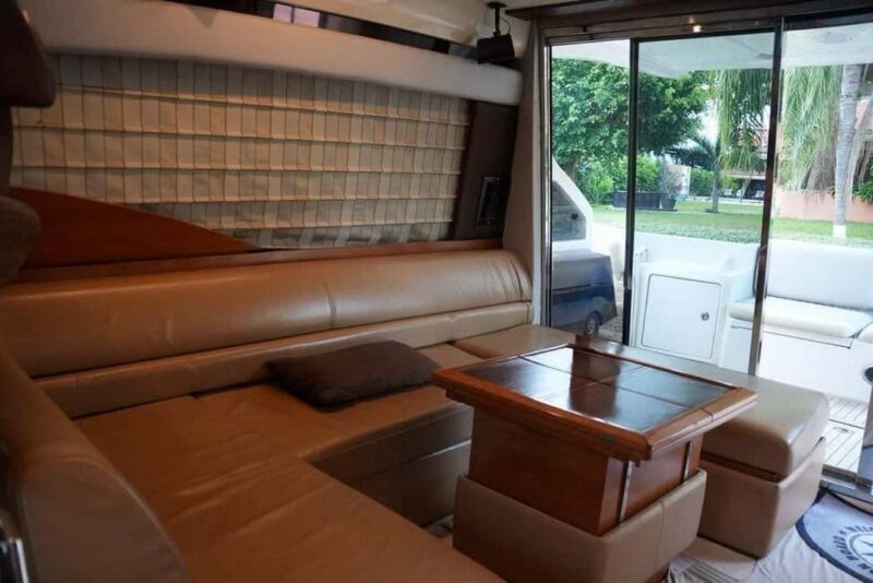 Cancun: Azimut 47 Fly Private Yacht - 6 hours to Isla Mujeres - Who Will Love This Tour?