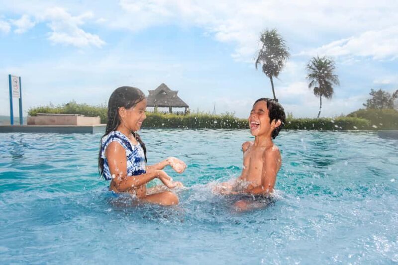 CANCUN: Catamaran and Dolphin Connection at Isla Mujeres - Exploring Isla Mujeres: Shopping and Local Charm