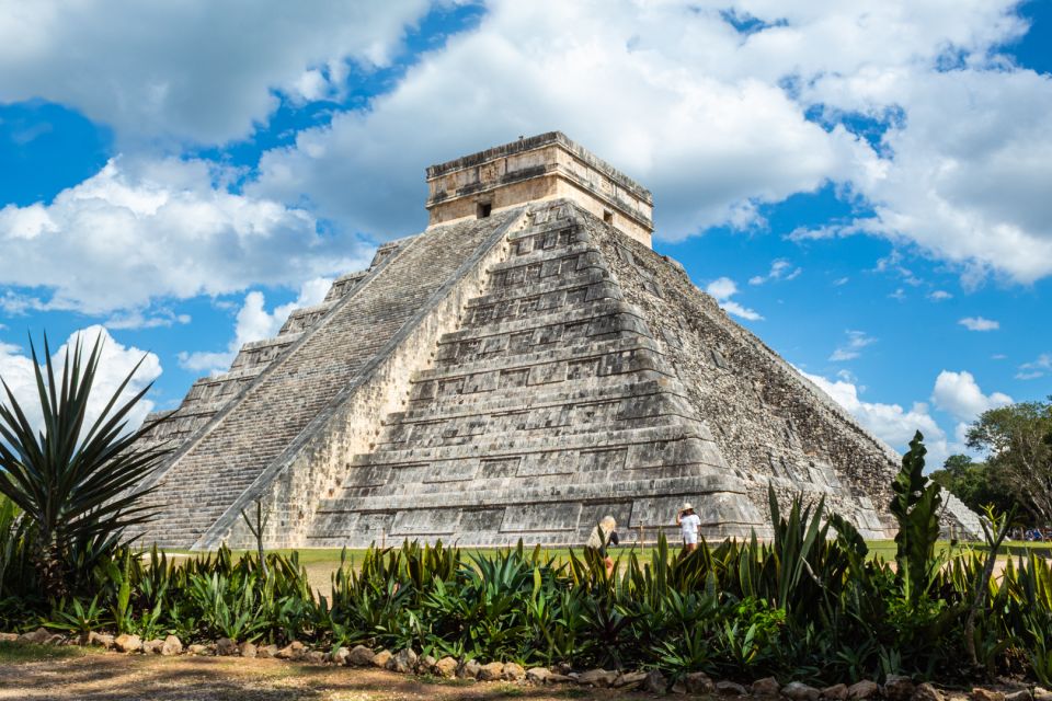 Cancun: Chichen Itza & Cenote Tour With Entry Fees and Lunch - Itinerary Details