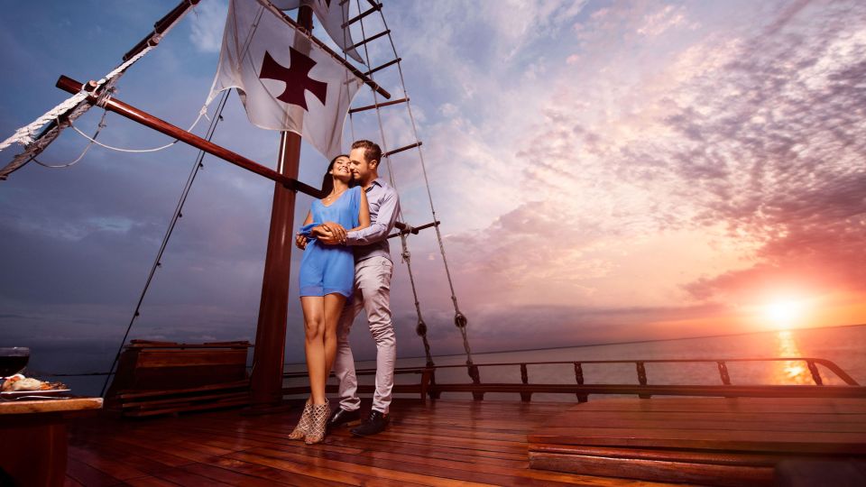 Cancun: Columbus The Romantic Dinner Cruise - Tour Highlights