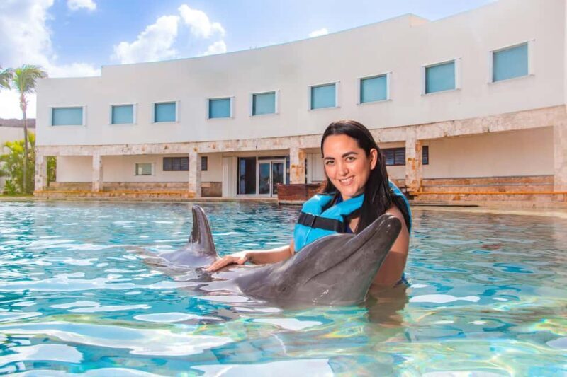 CANCUN: Dolphin Swim Adventure with buffet and soft drinks - The Good and the Not-So-Good