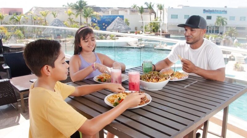 CANCUN: Dolphin Swim Adventure with buffet and soft drinks - Who Will Love This Tour?