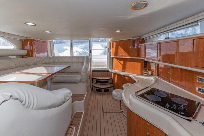 Cancun Flybridge Tour by Yacht - The Experience of a Lifetime or a Luxurious Escape?