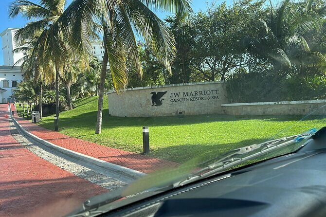 Cancun Int.Airport to JW Marriott 1-3 passengers ROUNDTRIP - The Details of the Service