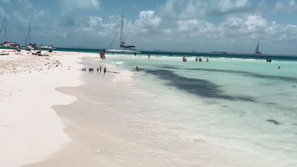 Cancun: Isla Mujeres Catamaran Cruise With Lunch & Open Bar - Included Amenities