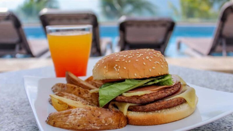 Cancun: Isla Mujeres Royal Garrafon with Transport & Lunch - FAQs