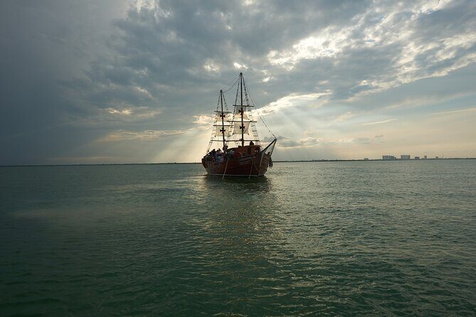 Cancun Lagoon Sunset Sailing Trip aboard classic Galeón with Dinner and Free bar - Frequently Asked Questions