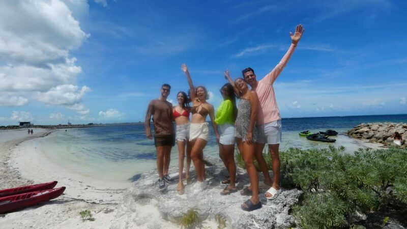 Cancun: Mopeds Adventure! 90 min Guided Tour in Hotel Zone - Who Will Love This Tour?