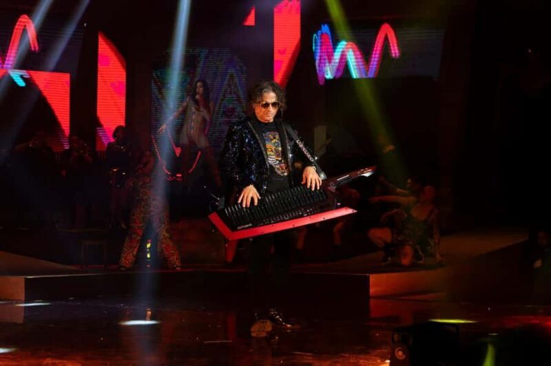 Cancun: Myst Euphoria Show with live music hits - Key Points