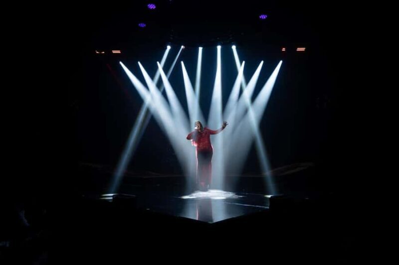 Cancun: Myst Euphoria Show with live music hits - What Makes the Myst Euphoria Show Stand Out?