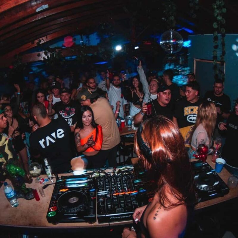 Cancún: One night in Exclusive Rooftops and Clubs of México - How Does This Tour Compare?