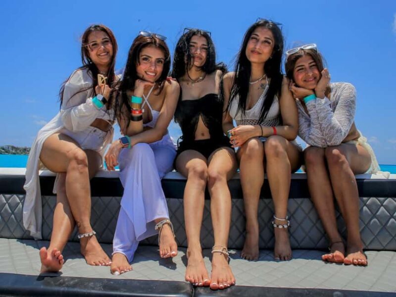 Cancun Private Catamaran  Open Bar & Snorkeling Experience - FAQ