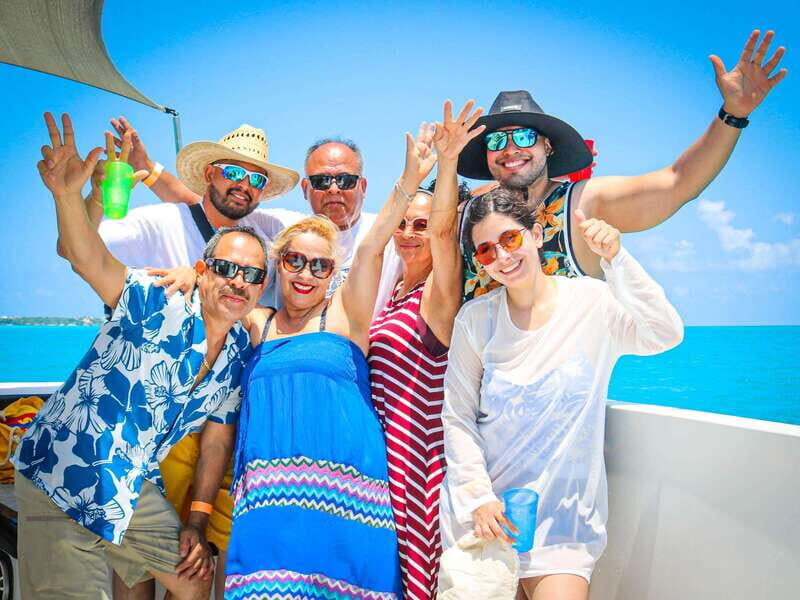 Cancún Private Catamaran with Snorkel and Open Bar - Flexibility and Booking