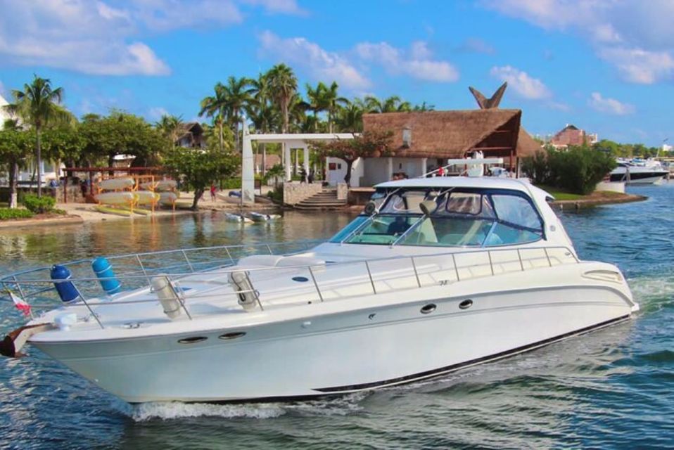 Cancun Private Yacht Sea Ray Sundancer 60 Feet - Customizable Tour Experience