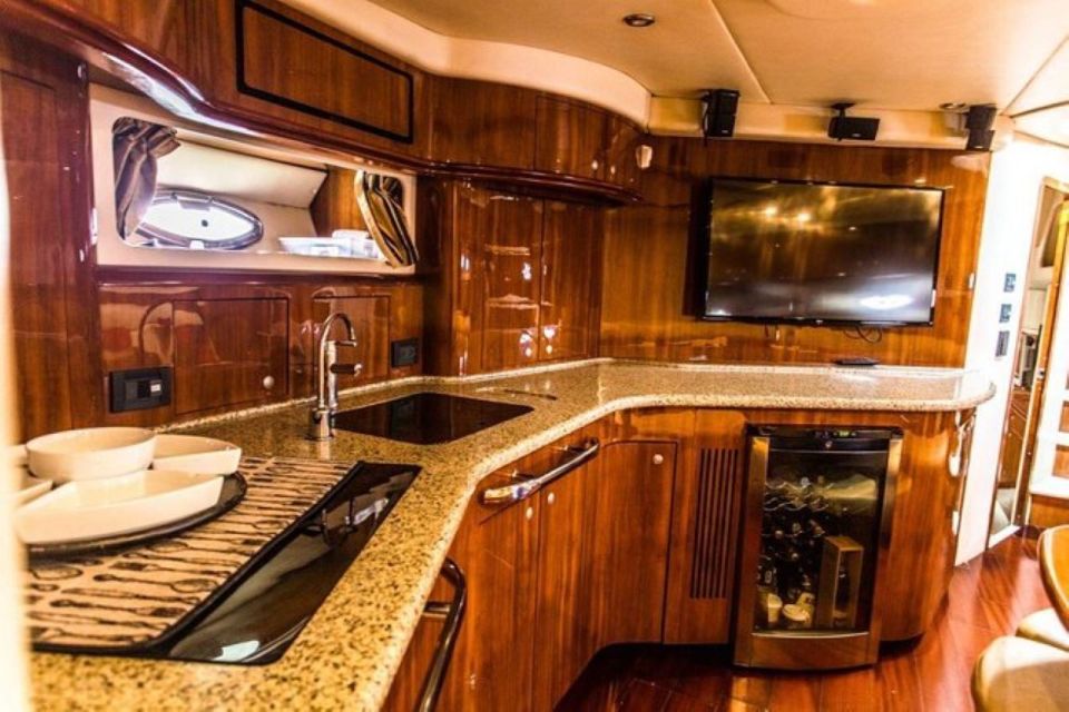 Cancun Private Yacht Sea Ray Sundancer 60 Feet - Included Amenities and Gear