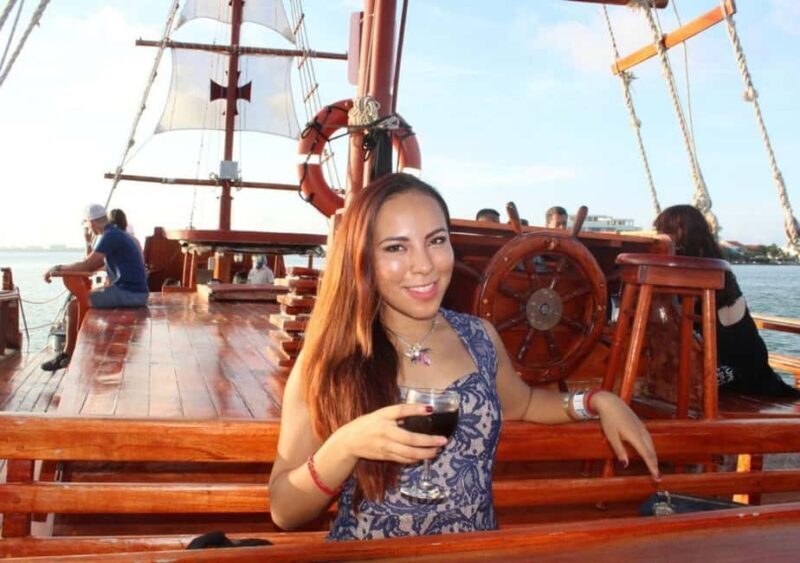 Cancun: Romantic evening in galleon with dinner and open bar - Authenticity & Real-World Insights