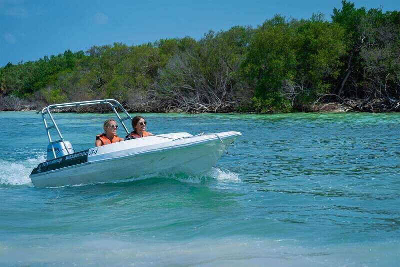 Cancun: Speedboat tour to a Virgin Beach - Key Points