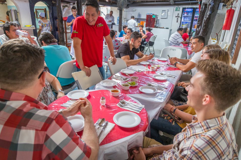 Cancún: Street Food, Local Market, and Urban Art Tour - Lively Local Market Experience