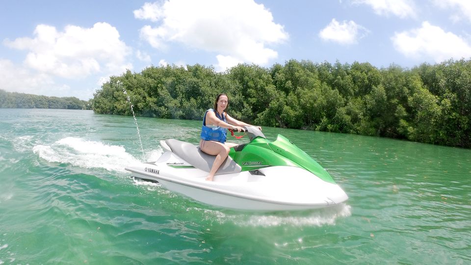 Cancun: Waverunner in Nichupte Lagoon - Nichupte Lagoon Exploration