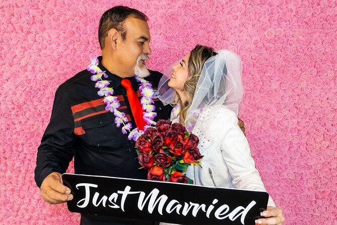 Candlelight Wedding Ceremony - What to Expect from This Candlelight Wedding Ceremony