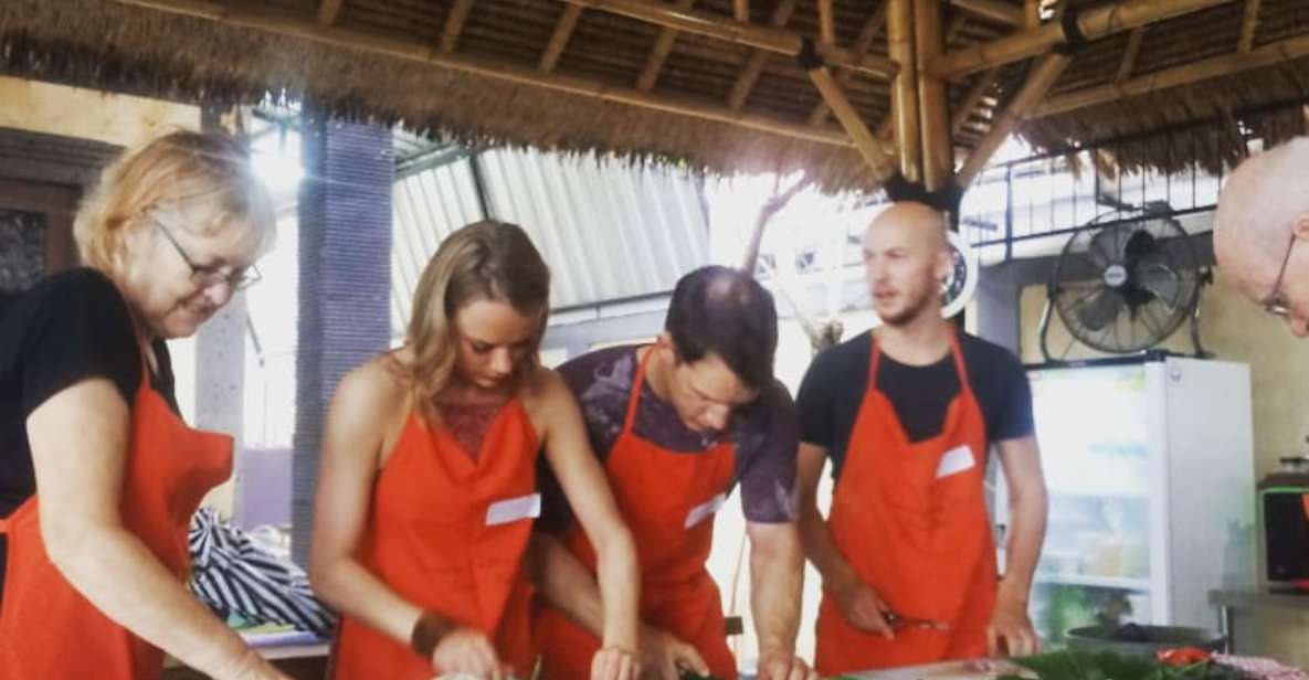 Canggu: Balinese Dishes Cooking Classs With Locals - Duration and Group Size