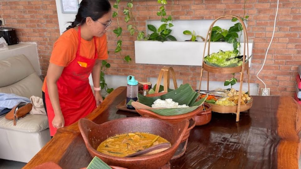Canggu: Balinese Dishes Cooking Classs With Locals - Hands-on Cooking Instruction