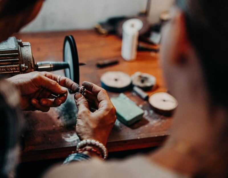 Canggu: Make Your Own Silver Jewelry Class - Instructor and Group Size