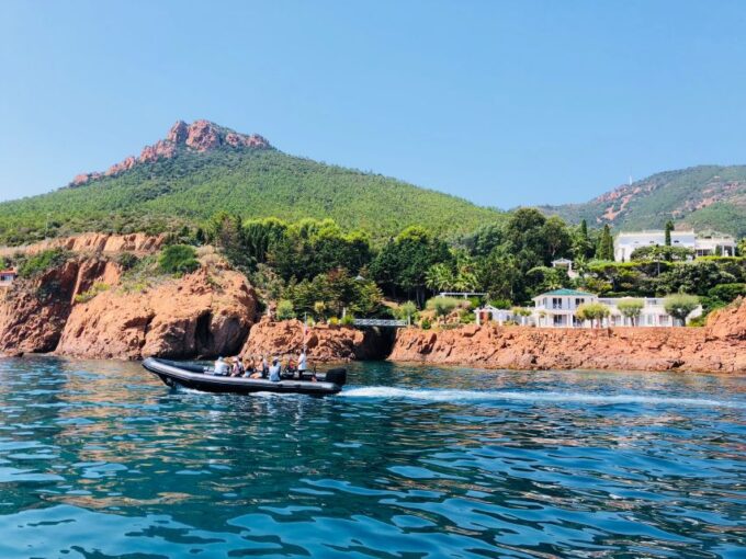 Cannes: 2.5-Hour Esterel Calanques Boat Excursion - Discovering Secret Coves and Natural Pools