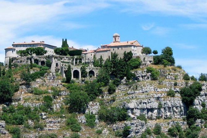Cannes, Grasse, Gourdon, & Saint-Paul-de-Vence /Day Trip - Exploring Gourdons Medieval Village