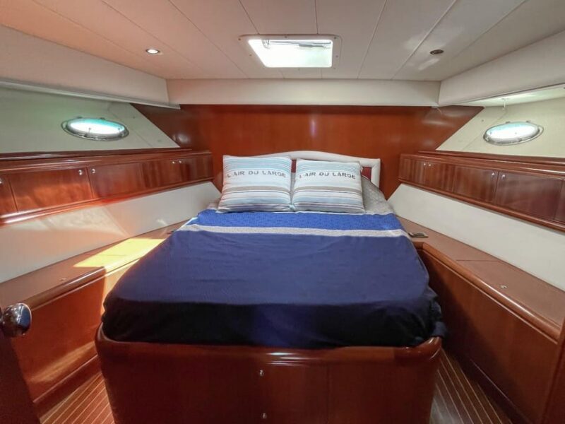 Cannes : Luxury Boat trip , swimming, snorkling, suntanning - FAQ