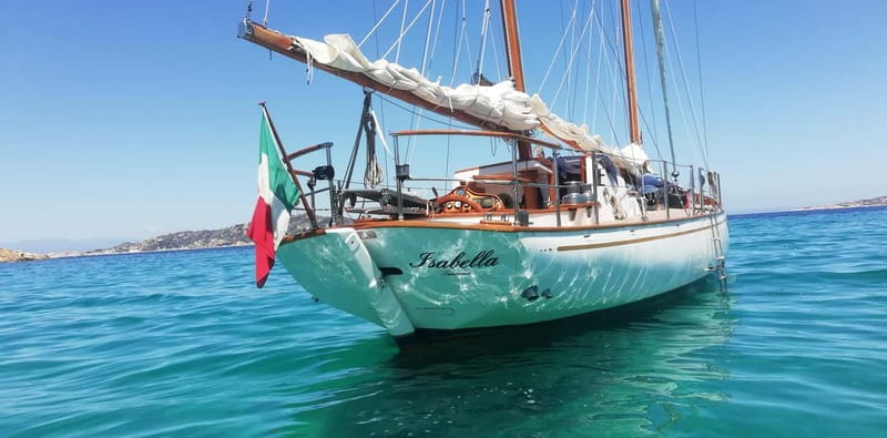 Cannigione: boat tour Maddalena Archipelago with lunch - FAQs