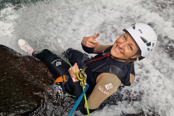 Canyoning EN Famille in Bouilante - Introduction