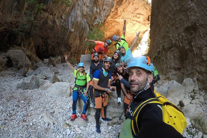Canyoning Green Throat - What Is Canyoning in Garganta Verde?