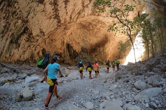 Canyoning Green Throat - Value and Overall Impression