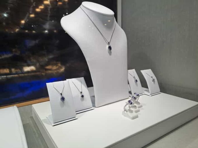 Cape Town Retail and Diamond Workshop Private Tour - Explore South Africas Gems