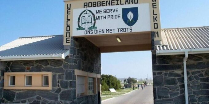 Cape Town: Robben Island and V&A Waterfront Tour With Ticket - The Sum Up