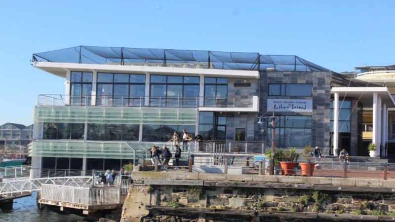 Cape Town: Robben Island & Diamond Museum WHotel Transfer - Guided Tour of Robben Island