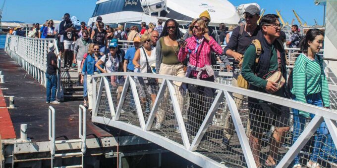 Cape Town: Robben Island Guided Tour Ticket & Guided Tour - Getting to the Meeting Point