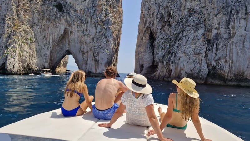 Capri : 2 Hours Private Boat from Capri - Key Points
