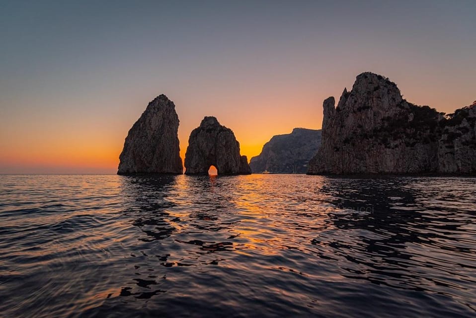 Capri: 2-Hours Sunset Boat Tour, Swimming & Dinner Option - Key Points