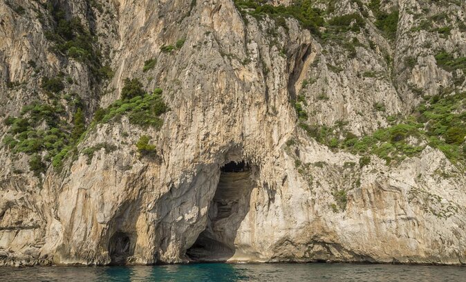 Capri Boat Tour With Blue Grotto Review - Key Points