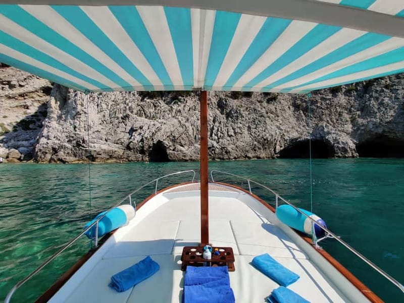 Capri: Boat Tour with Snorkeling and Drinks - Key Points