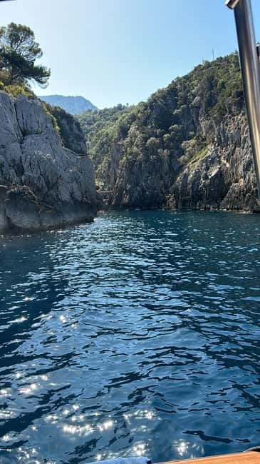 Capri Boat Tour with Spritz Limoncello Tasting - The Experience: What You Can Expect from the Capri Boat Tour