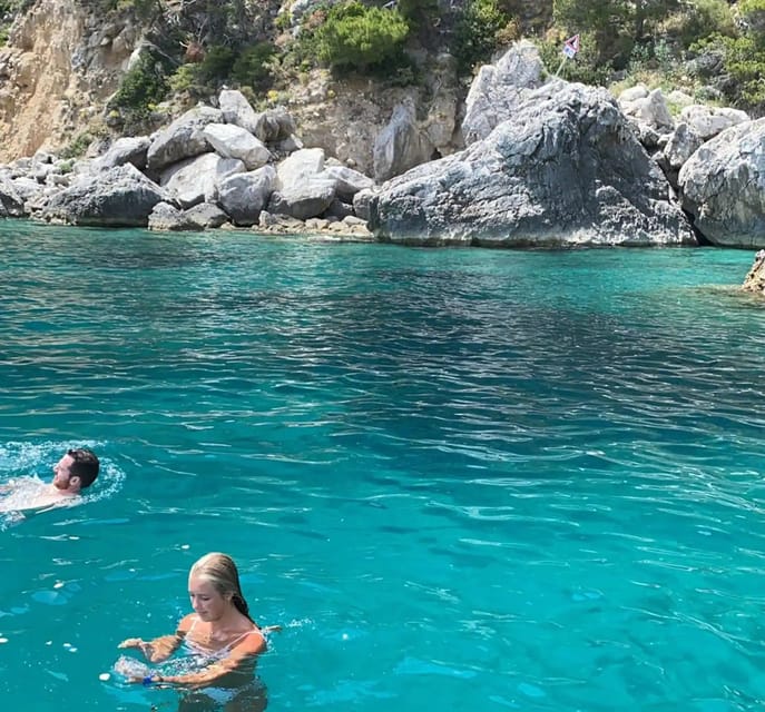 Capri: Boat Tour With Swimming, Limoncello and Snack - Comfort and Safety Guaranteed