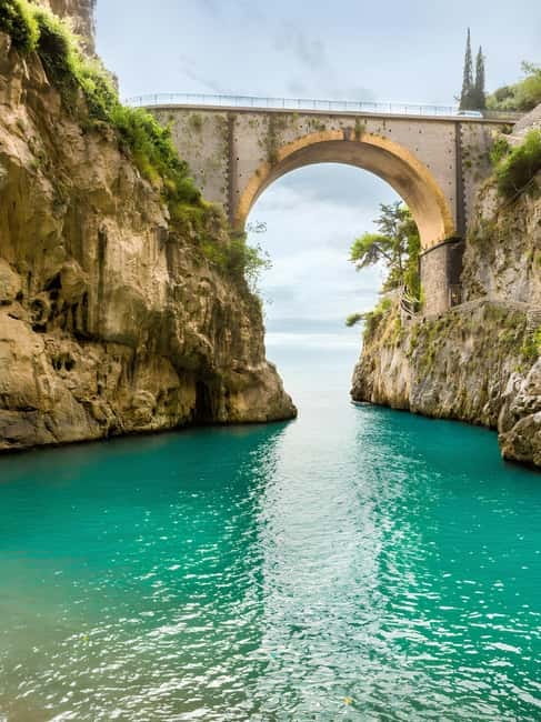 Capri: Full-Day Boat Tour with Snorkeling and Aperitif - Key Points