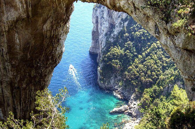 Capri Guided Day Trip from Rome: Ferry & Blue Grotto - FAQ
