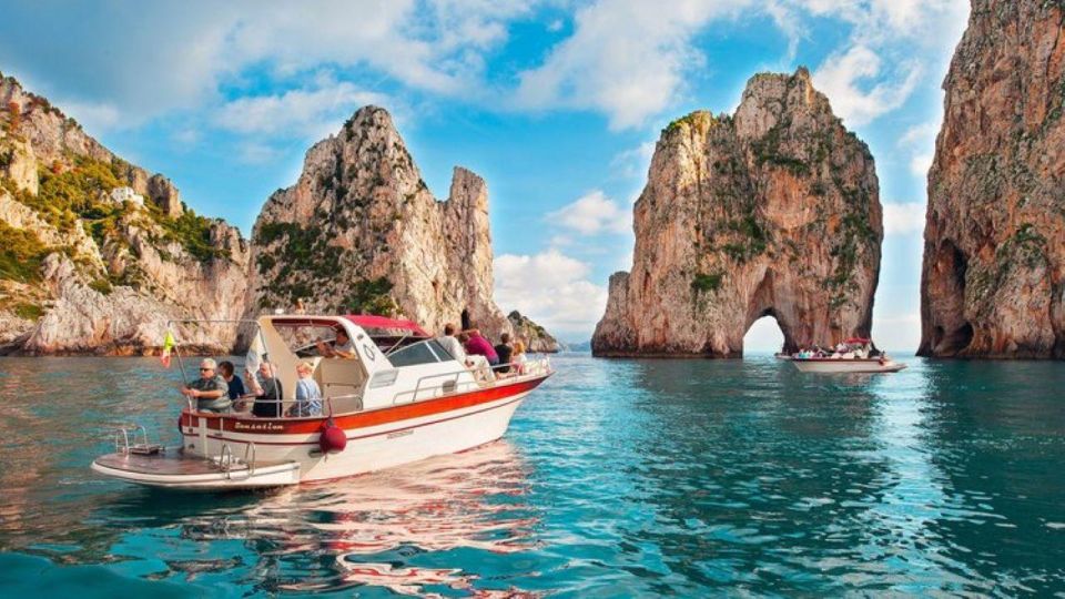 Capri: Island Boat Tour With Free Time in Capri Town - Key Points